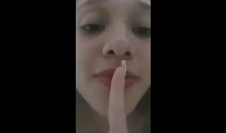 Latina enjoy sex on www xxx video white bed